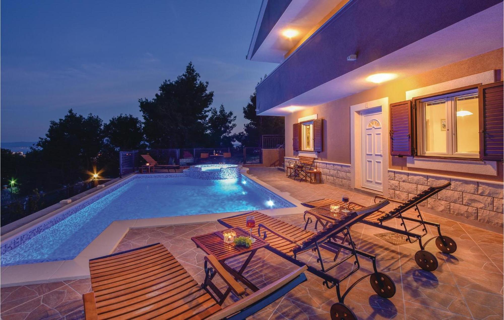 Lovely Home In Split With Jacuzzi מראה חיצוני תמונה
