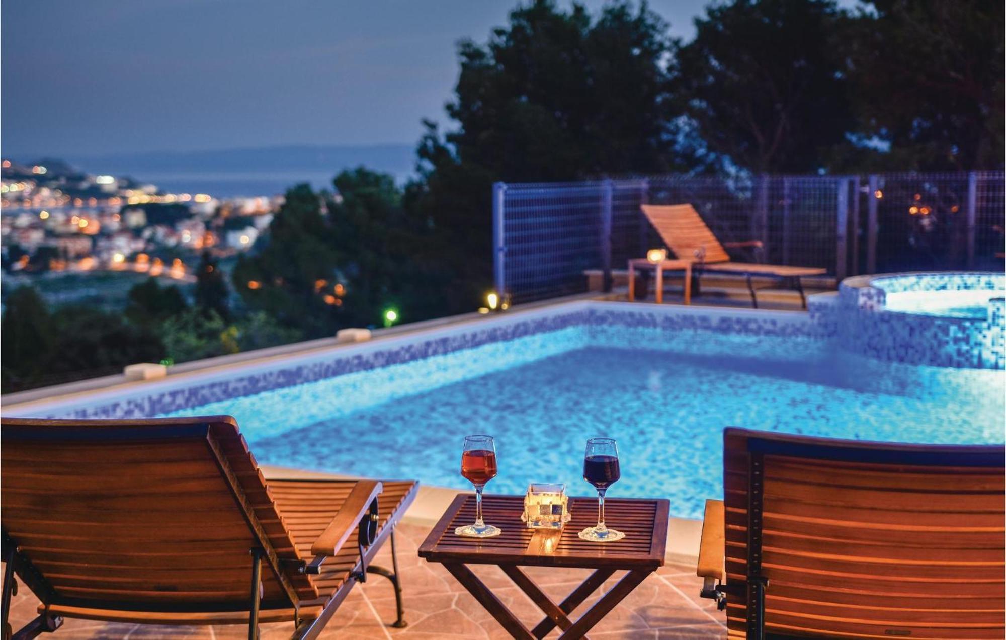 Lovely Home In Split With Jacuzzi מראה חיצוני תמונה