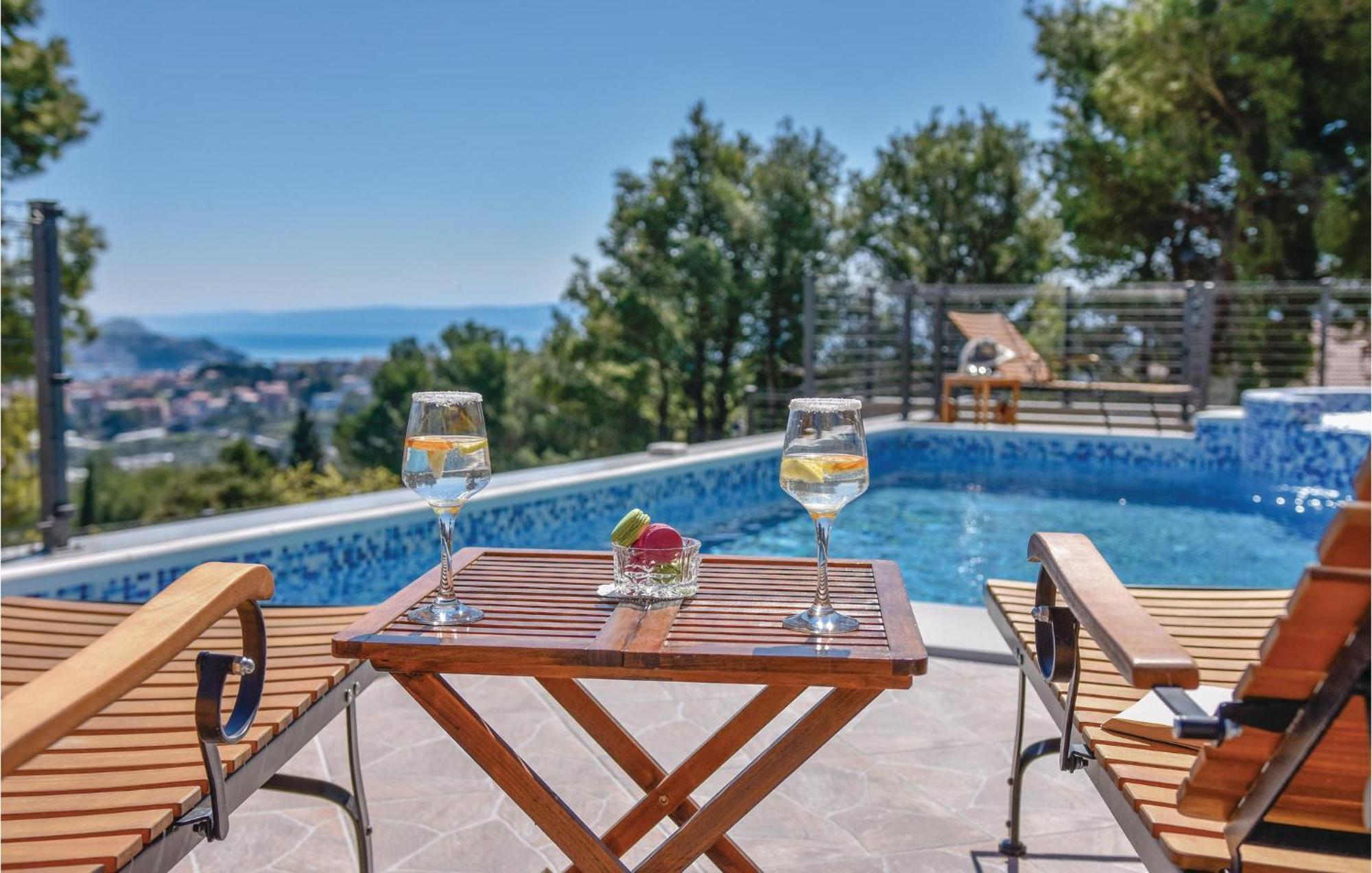 Lovely Home In Split With Jacuzzi מראה חיצוני תמונה